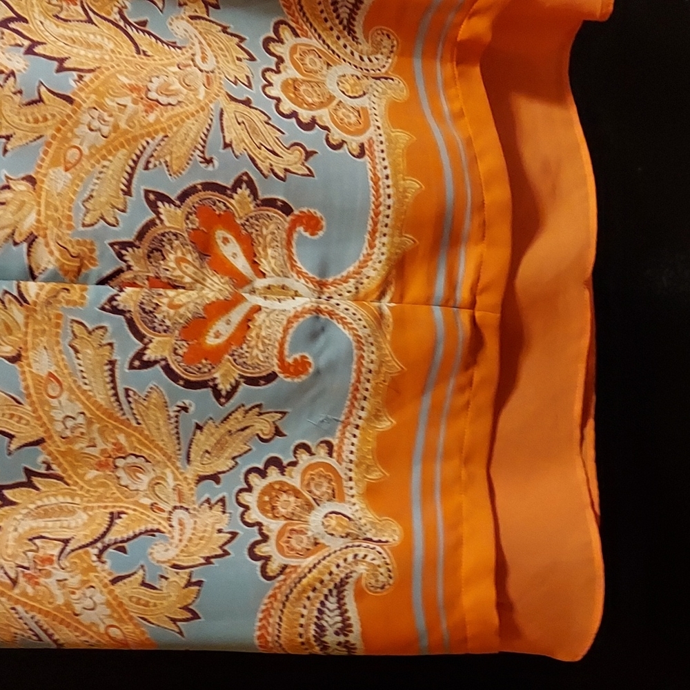 Ladies top. - Picture 4 of 7